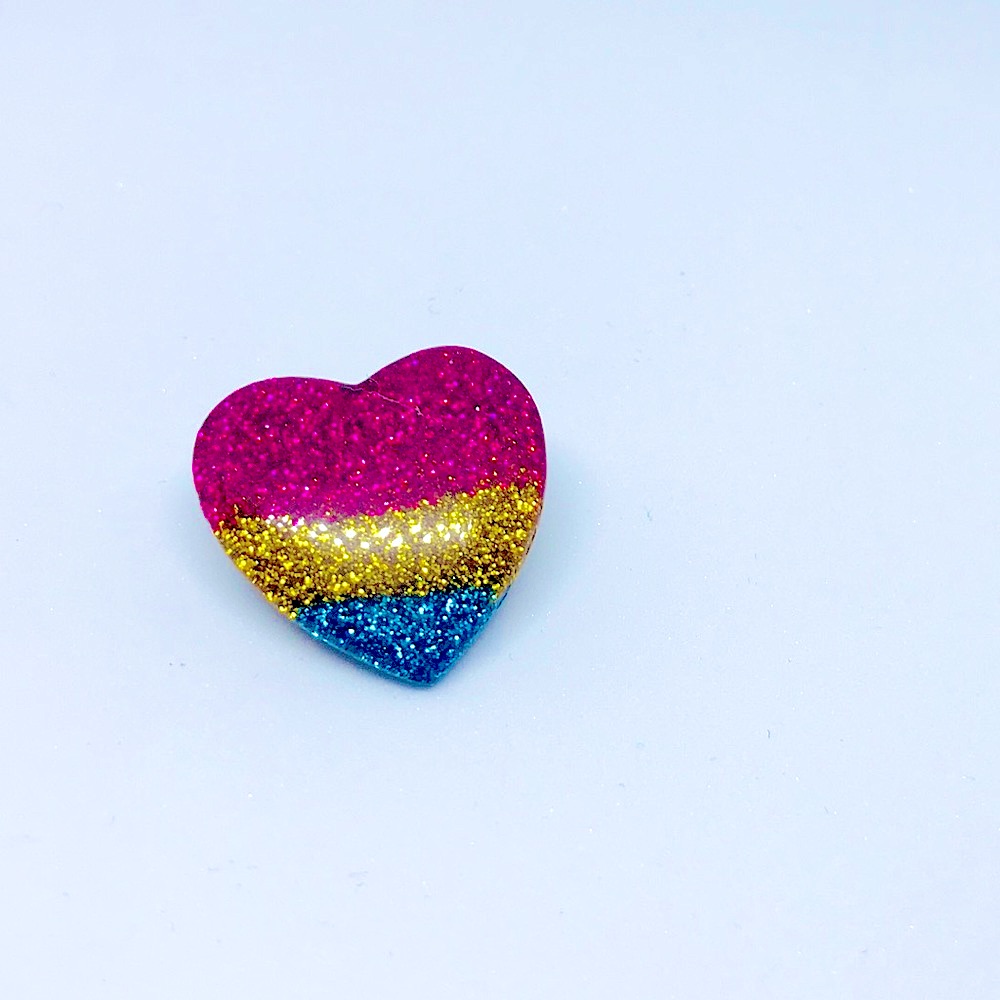 Glittery Heart Multicolored Brooch Pin With Artistic Flair Nwot New Glitz Shiny 25$